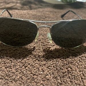Stylish Silver Aviator Sunglasses